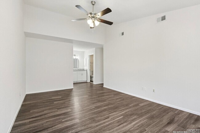 Building Photo - 349 Harmony Ct