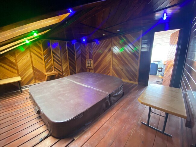 Building Photo - Beautiful 3 Bedroom Home in NE Albuquerque