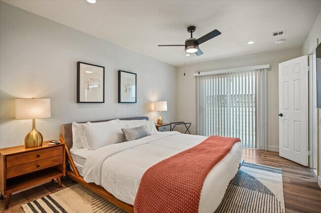Building Photo - 41740 Jamaica Sands Dr