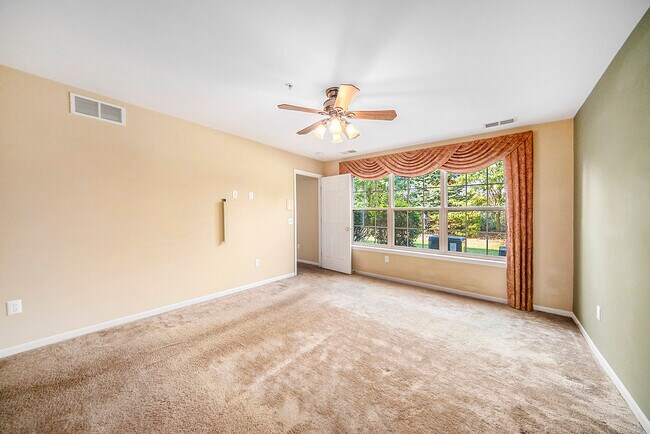 Building Photo - 42749 Patty Ln