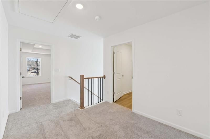 Building Photo - 64 Silverleaf Trl