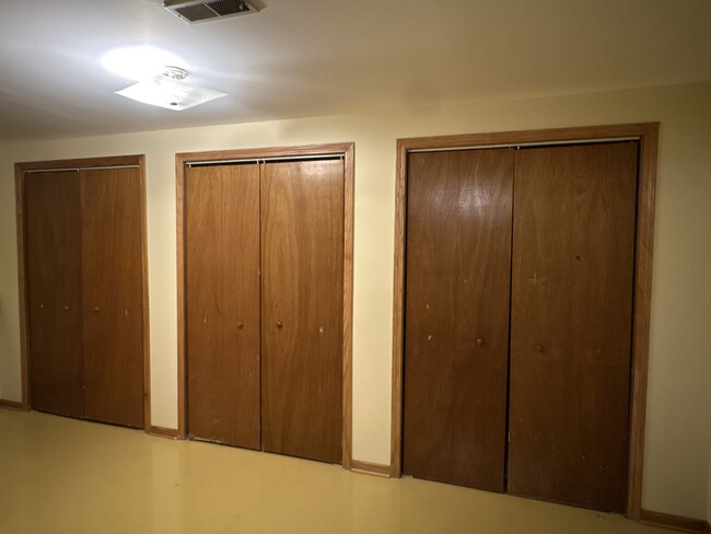 Building Photo - Basement