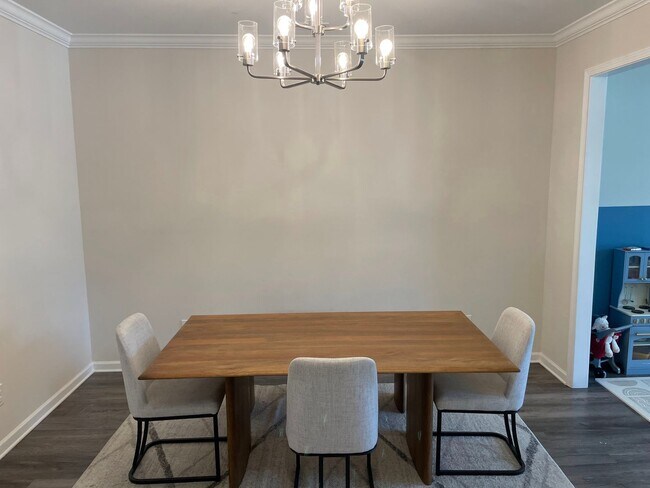 Building Photo - Stunning 4BR Home with Fenced Yard, Loft & Luxury Finishes in Elgin! Available June 2026!