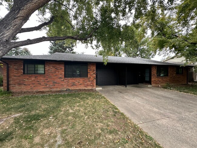 front of duplex - 1108 Constitution Ave