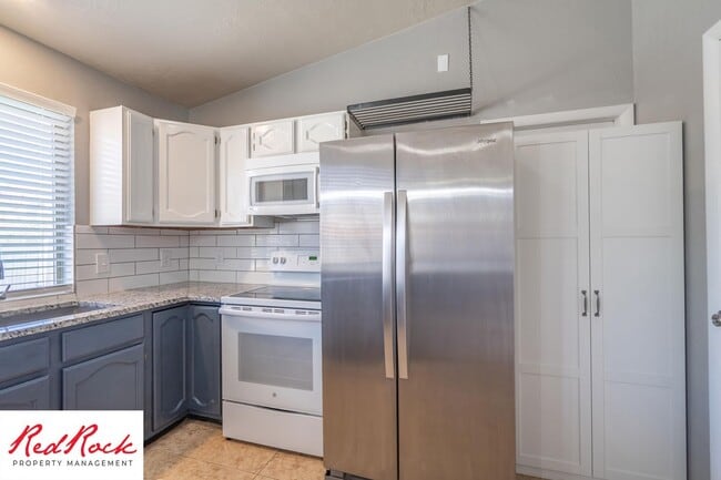 Building Photo - 3 Bedroom Home with Red Rock Views and Community Pool