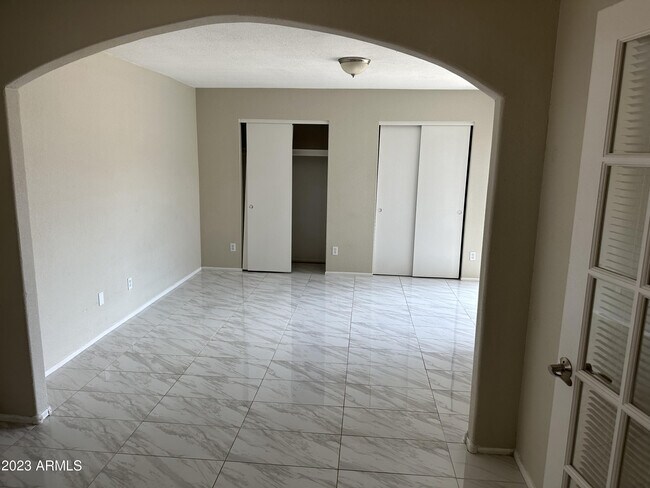 Building Photo - 2536 E Commonwealth Cir