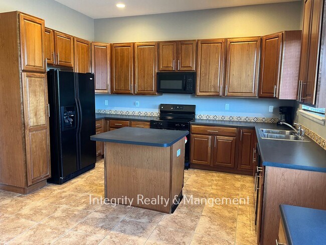 Building Photo - 1496 Royal Troon Dr