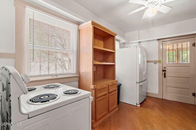 Building Photo - 2709 N Florence St