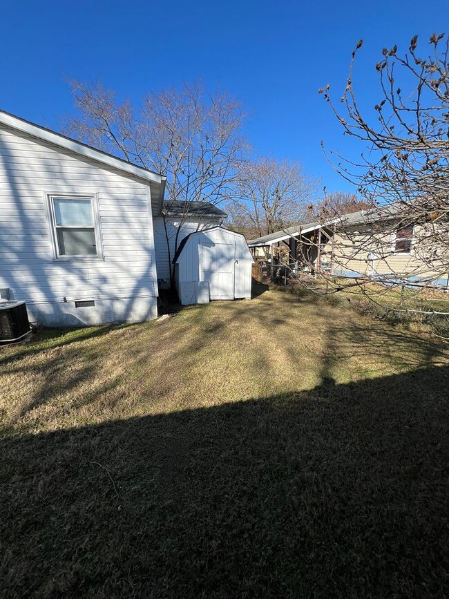 Building Photo - Beautiful 3bd 2 bath by the Water