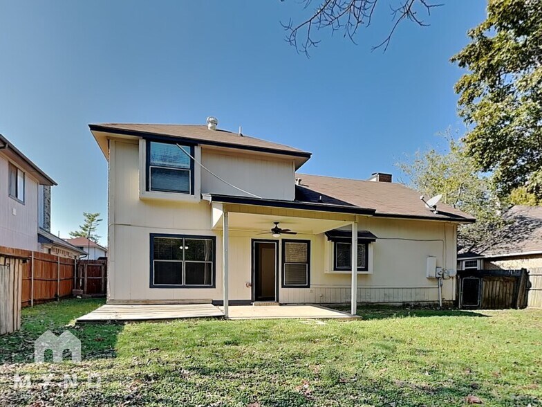 Building Photo - 837 Collins Blvd