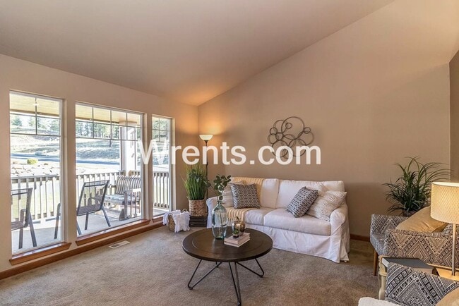 Building Photo - Beautiful Northside Home! Available Mid Ap...