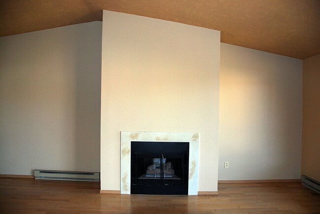 Building Photo - 168 S Coeur d'Alene St