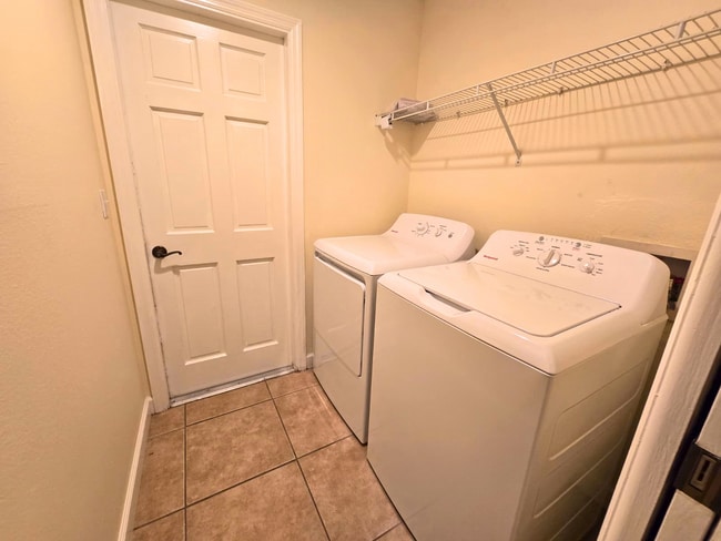 Building Photo - Stunning 3BR/ 2BA Home in The Trails Near UTC