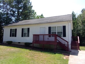 Building Photo - 3 Bedroom 1 Bath Home - Recently Refreshed