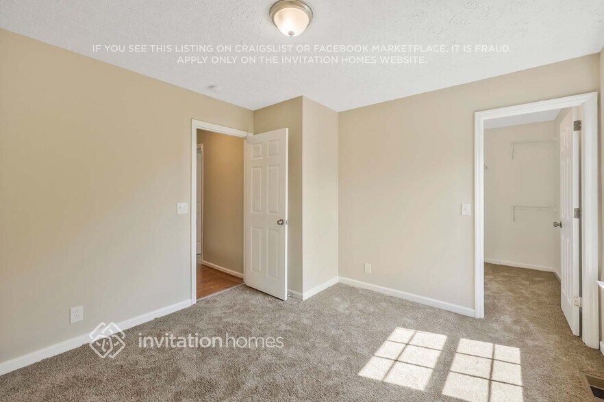 Building Photo - 2937 Riverbend Dr