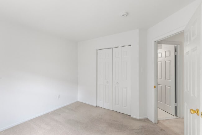 Building Photo - 2056 Griffis Ave
