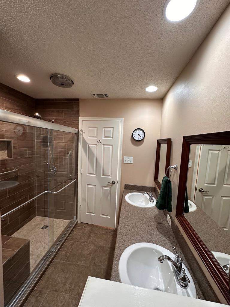 Building Photo - 4230 Green Meadow Dr