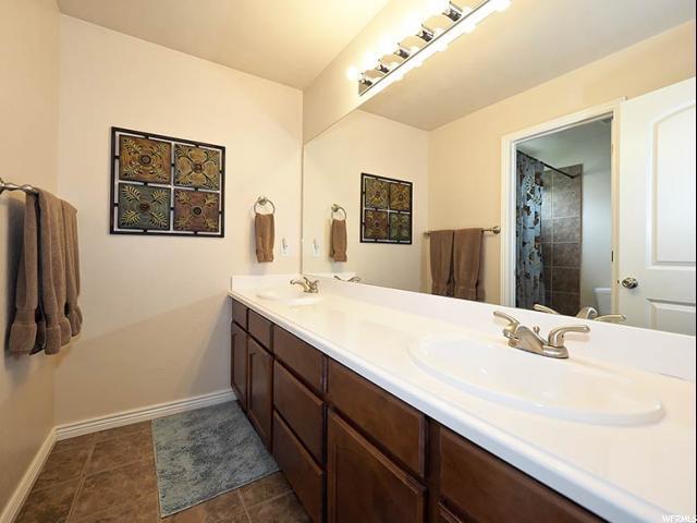 Building Photo - Beautiful 6-Bedroom Riverton House