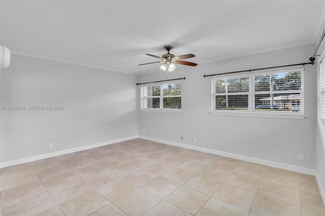 Building Photo - 812 Holly Ln