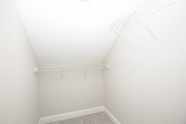 Building Photo - 25 Forrest Dr