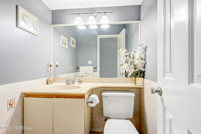 Building Photo - 7 Oak Tree Ln