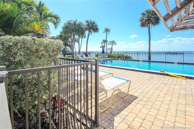 Building Photo - 4720 NE Sandpebble Trce