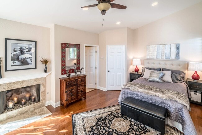 Building Photo - 5734 Fairview Pl