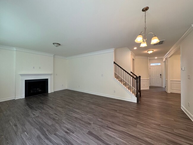 Building Photo - 5 Bedroom Home in Franklinton