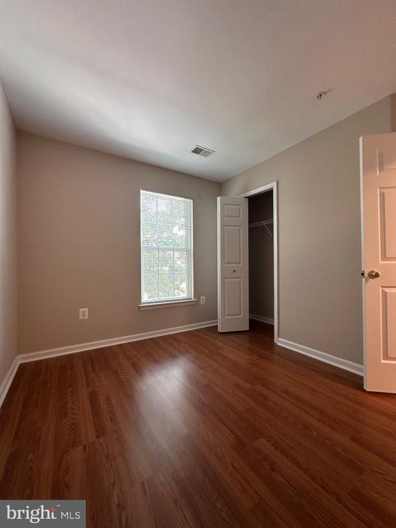 Building Photo - 9400 Birchwood Ct W