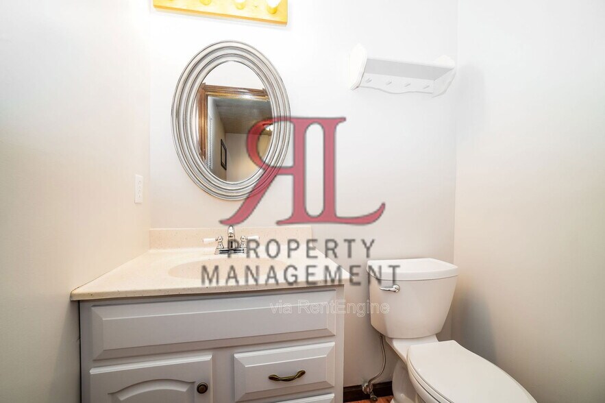 Building Photo - 5384 Ponderosa Dr