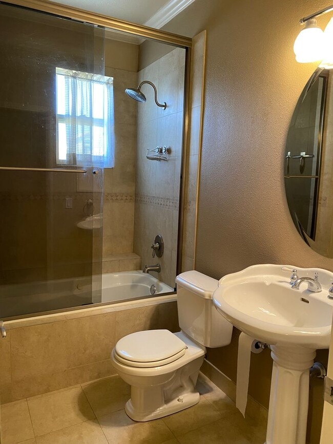 Building Photo - Charming Townhome in the Heart of Rancho S...