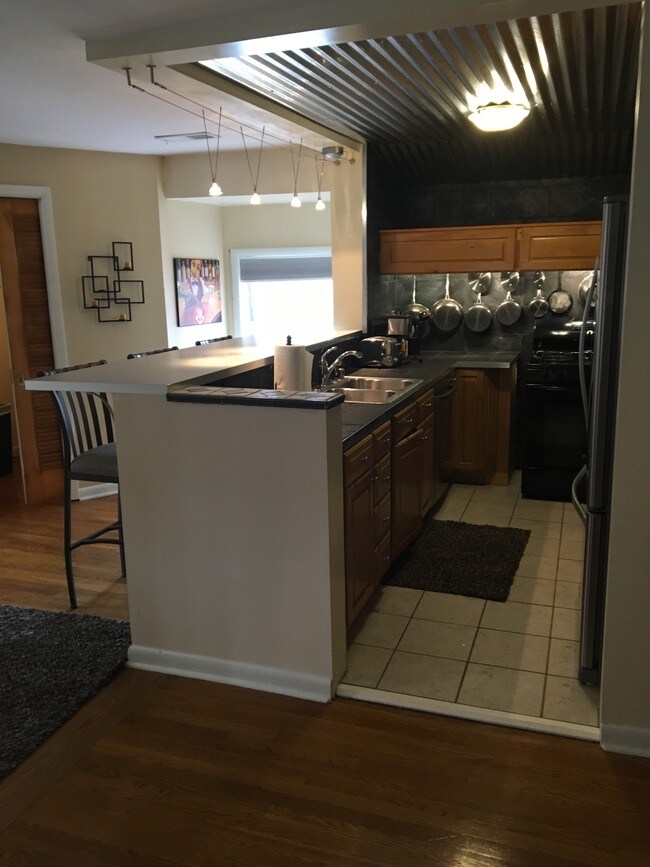 Building Photo - 1027 Cherokee Rd