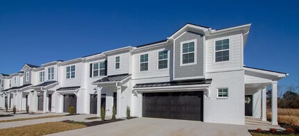 Building Photo - 4336 Doral Dr