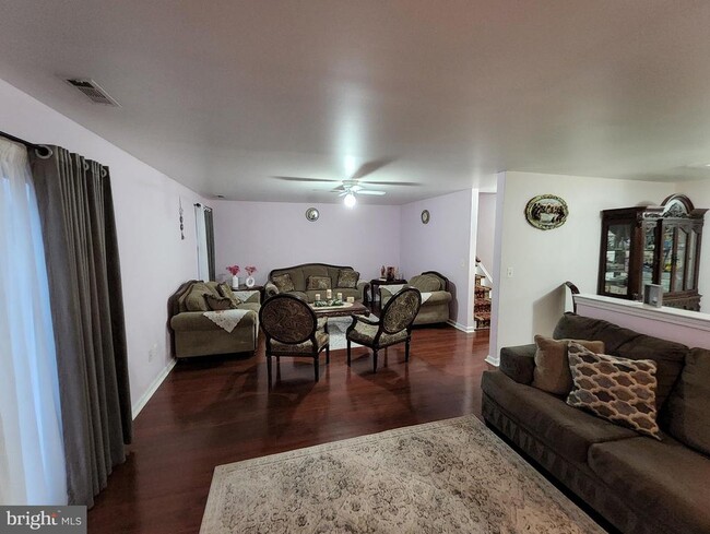 Building Photo - 2 Adam Ct