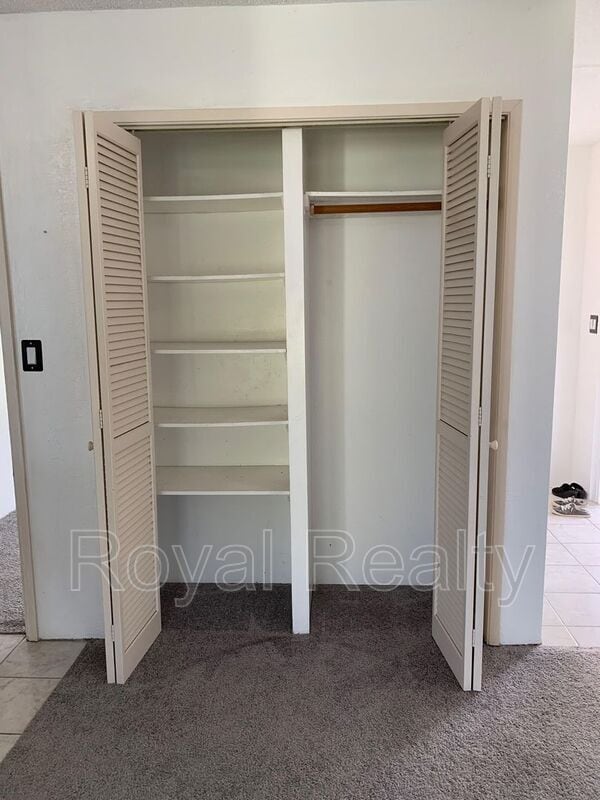 Building Photo - 480 Pio Dr