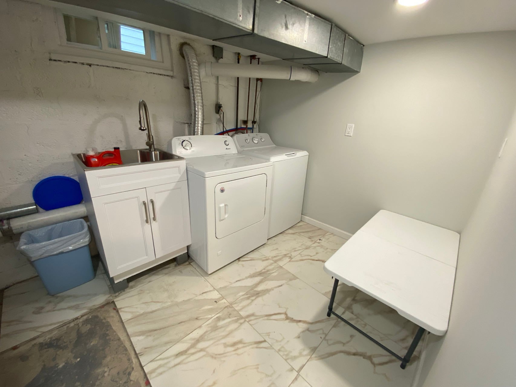 Laundry - 215 Birch Ave