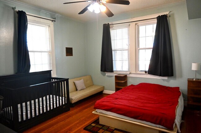 Building Photo - 3316 Upperline St