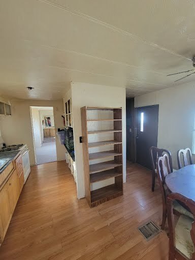 Building Photo - 27 Babur St