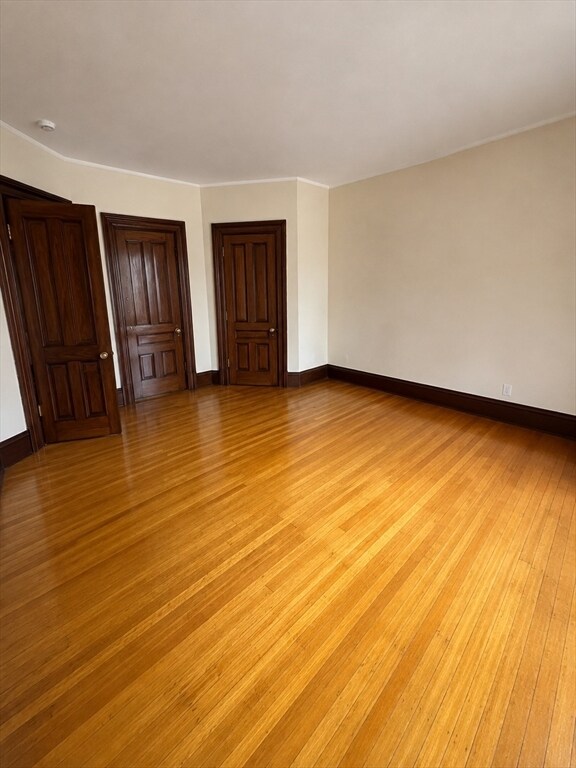 Building Photo - 305 Beacon St