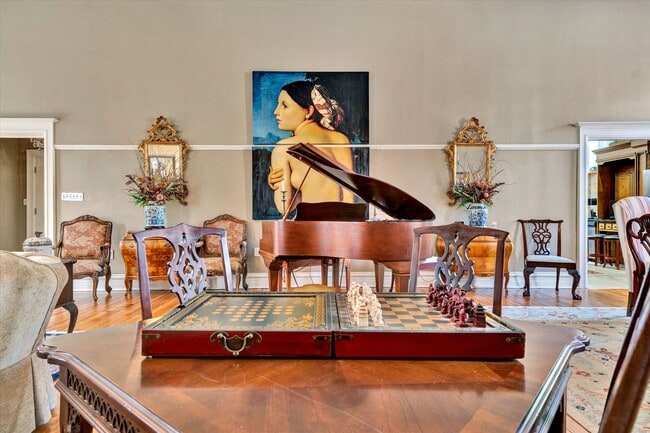 Building Photo - 1025 Church St