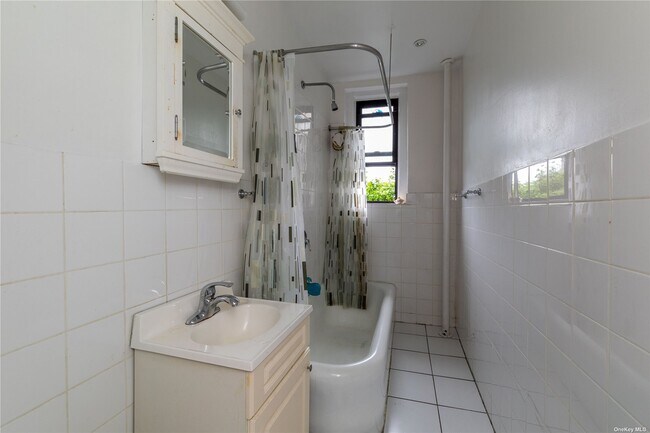 Building Photo - 83-15 116th St