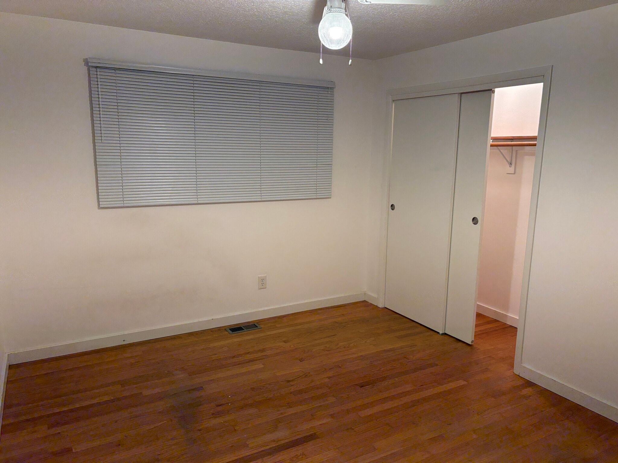 Guest Bed 2 - 12815 NE Fremont St