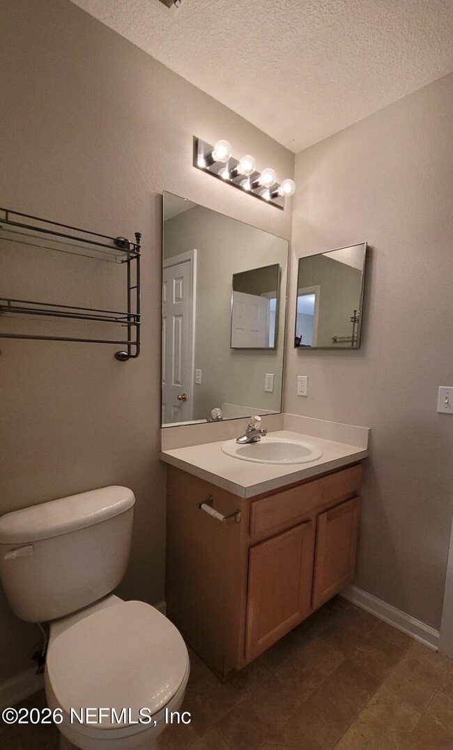 Building Photo - 505 Scrub Jay Dr