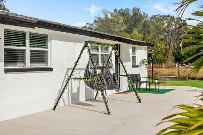 Building Photo - The peaceful #1