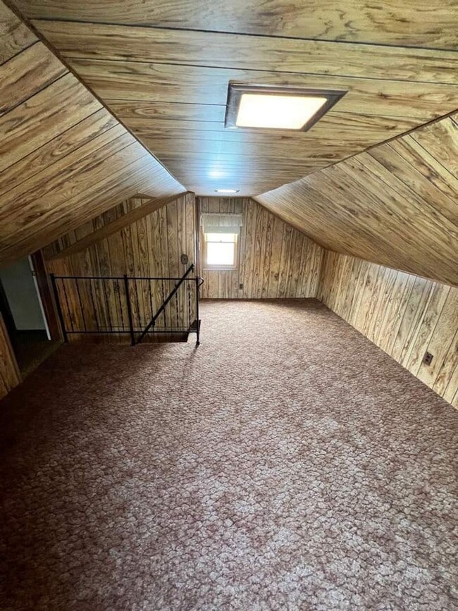 Building Photo - 704 3rd Ave