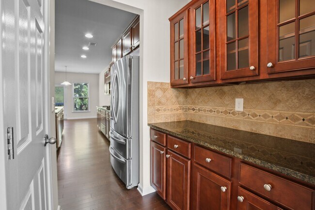 Building Photo - 248 Vinca Cir