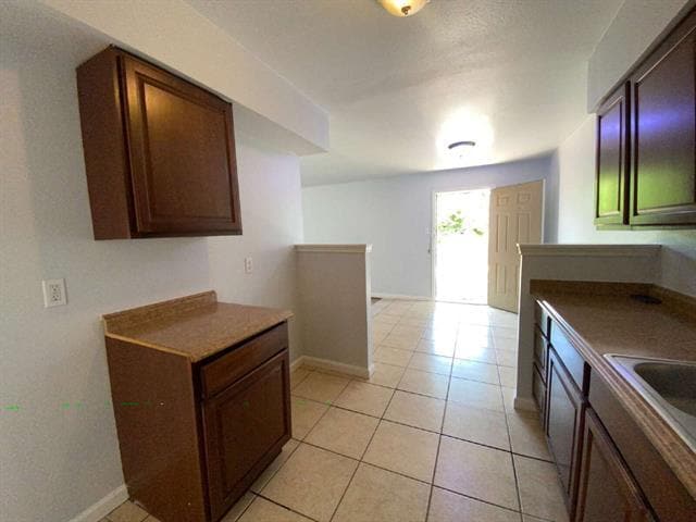 Building Photo - 6810 Trail Lake Dr