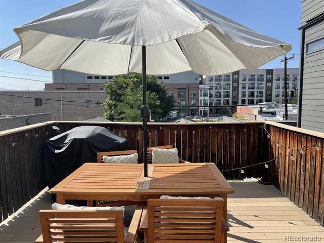 Building Photo - 3217 Lawrence St