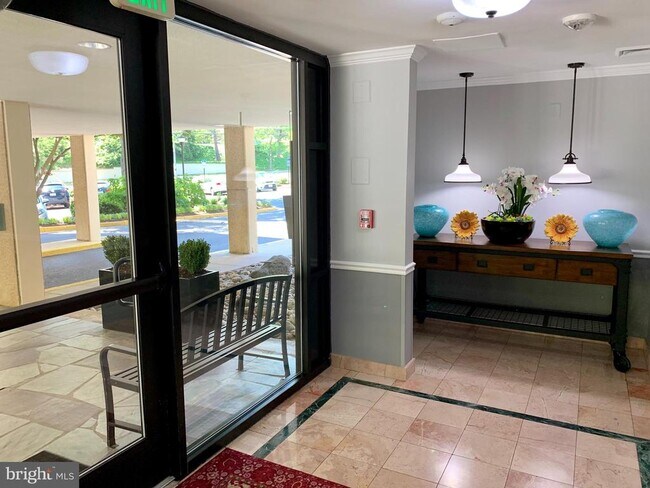 Building Photo - 600 Roosevelt Blvd