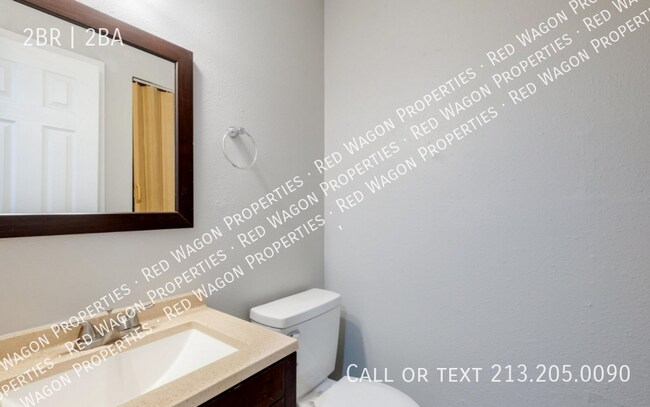 Building Photo - 5806 Rue Royale